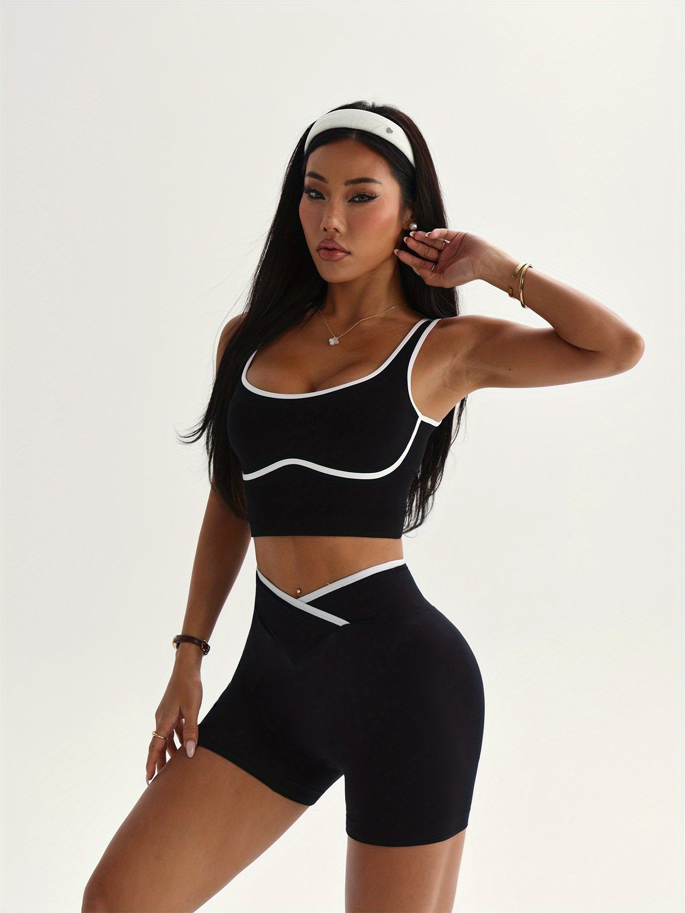 Women's Autumn Winter Yoga Two-Piece Set – Colour Block Activewear Outfit (Black & White)