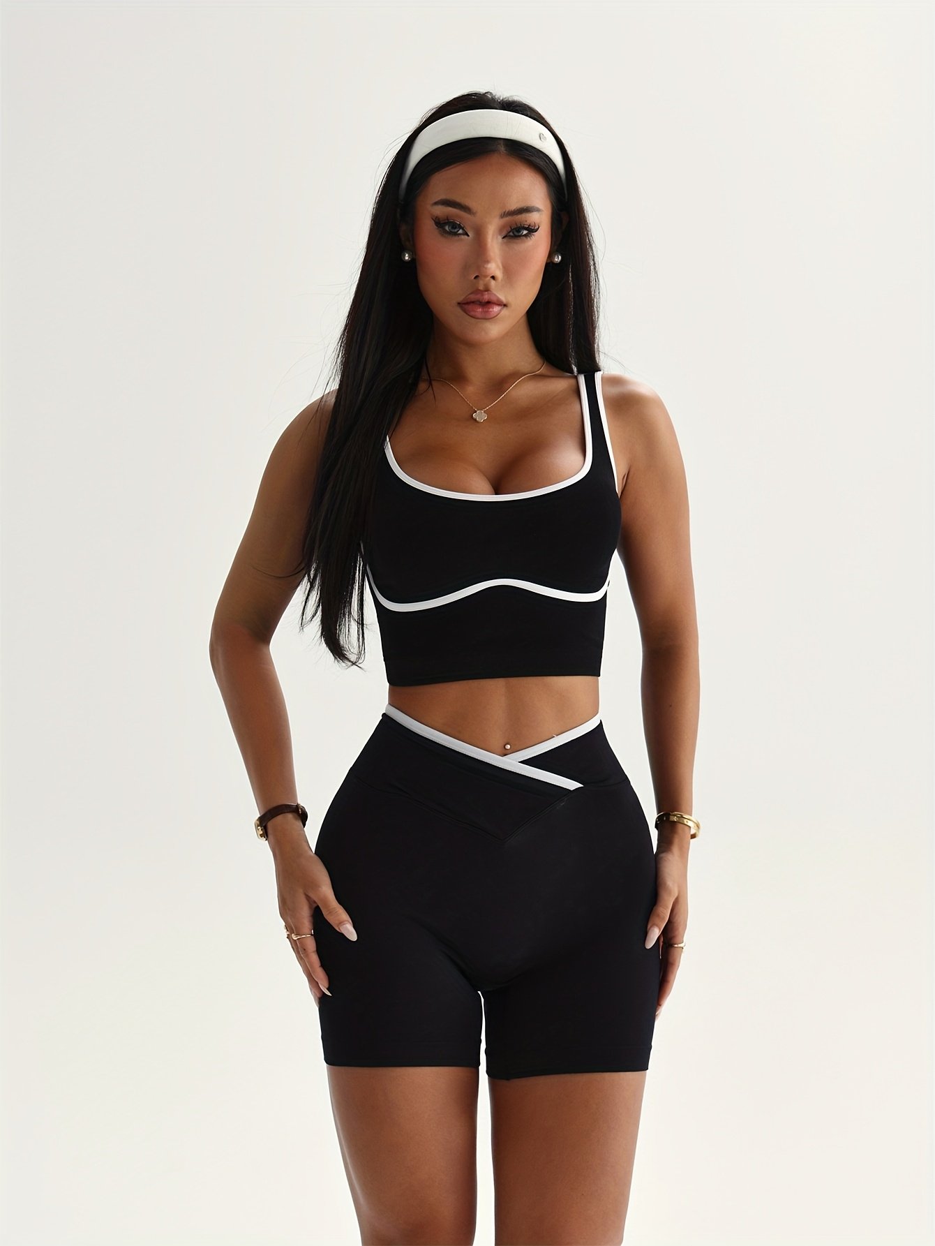 Women's Autumn Winter Yoga Two-Piece Set – Colour Block Activewear Outfit (Black & White)